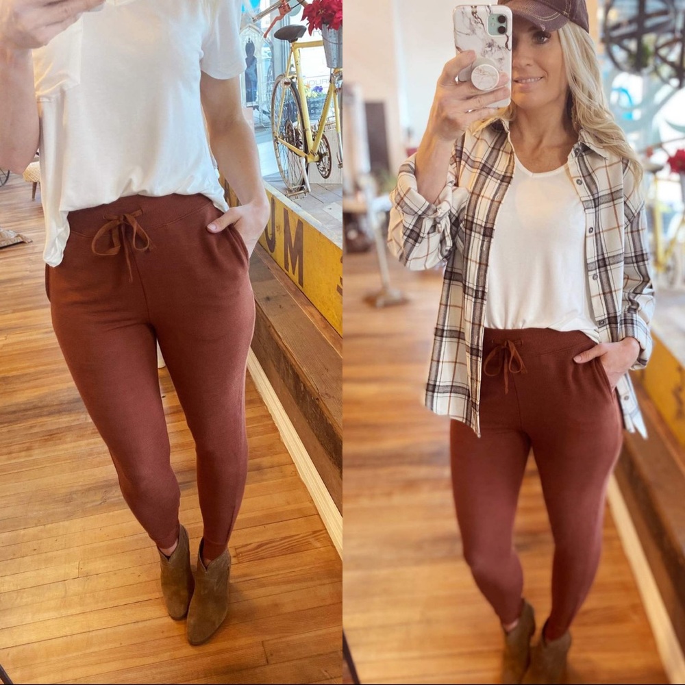 ULTRA COMFORTABLE JOGGERS-HAZELNUT - Picture 3 of 10